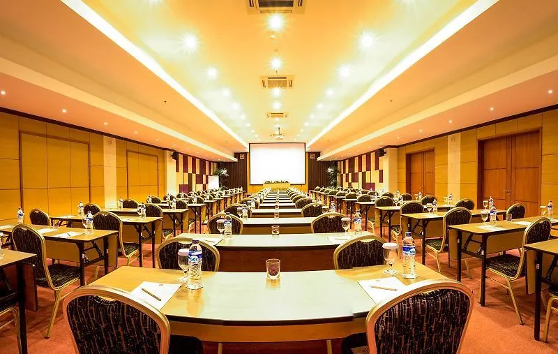 库塔中央公园酒店 庫塔 4*,
